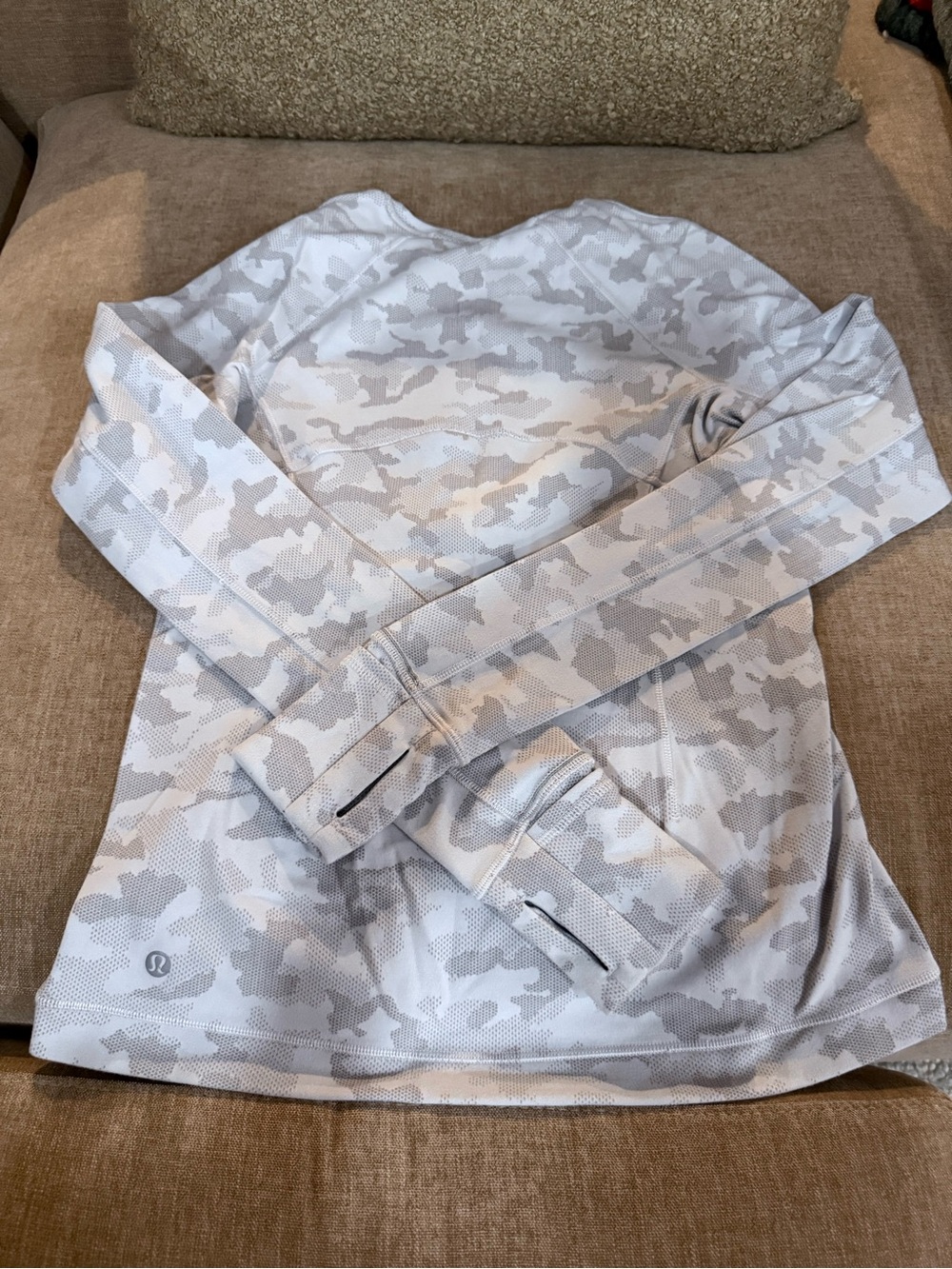 lululemon athletica Light Gray & White Camo Long-Sleeve Crew Sweatshirt